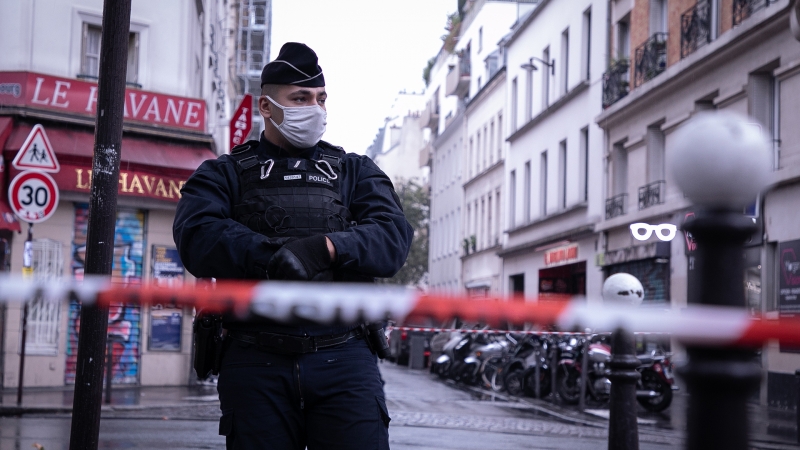 Один из подозреваемых по делу о теракте в Париже отпущен из-под стражи