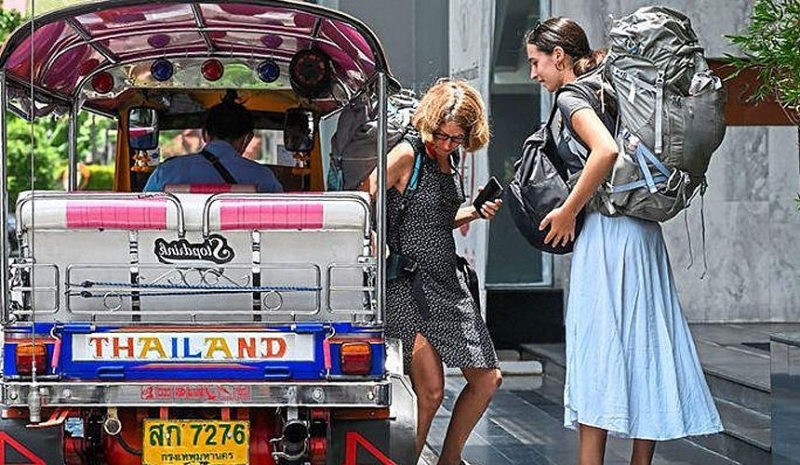 Остающимся в Таиланде туристам просят продолжить автоматическое продление виз