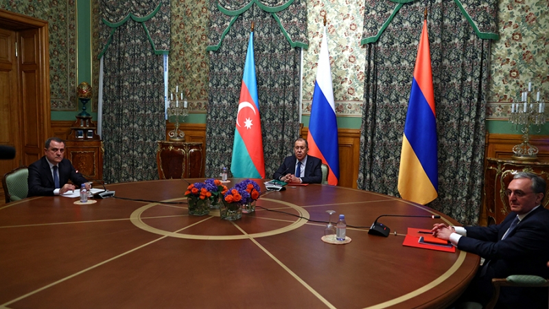 Баку и Ереван договорились о прекращении огня в Карабахе