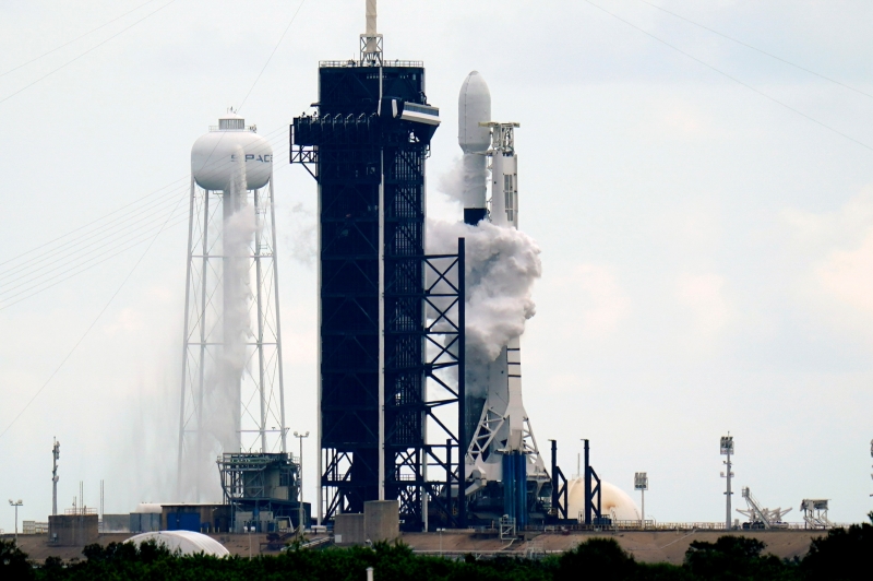SpaceX вывела на орбиту 60 спутников связи Starlink