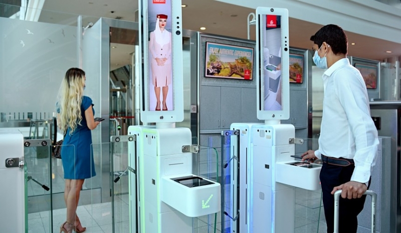 Авиакомпания Emirates в Дубае проведет пассажиров через биометрический коридор