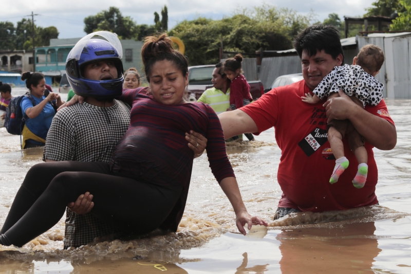 Не менее 57 человек погибли в Центральной Америке