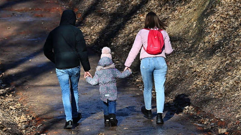 В Москве рассказали о мерах поддержки приёмных семей