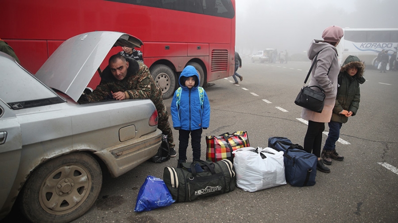 Более 649 беженцев вернулись в НКР за сутки