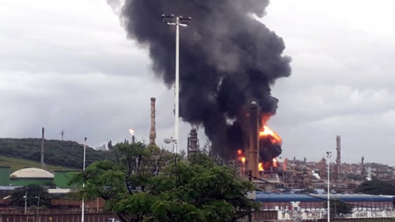 В ЮАР в результате взрыва на НПЗ пострадали семь человек