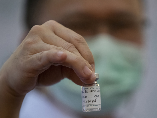 Эксперты объяснили приостановку использования в Европе вакцины AstraZeneca