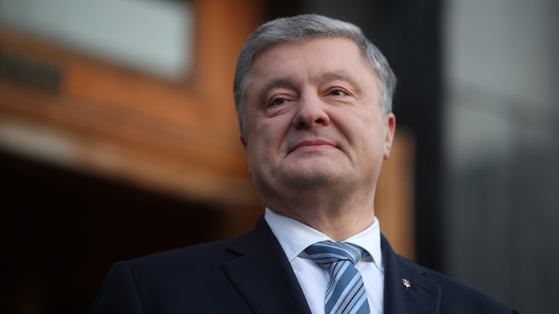 Порошенко раскритиковал вакцинацию от COVID-19 на Украине