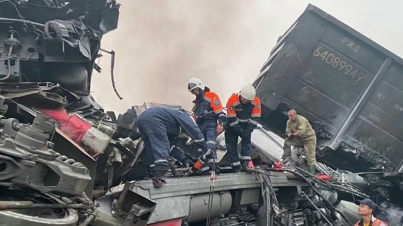 Число жертв столкновения поездов в Амурской области возросло до четырёх