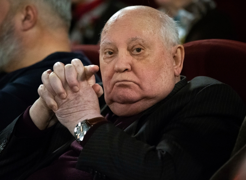 Горбачев: США «ударило в голову высокомерие»