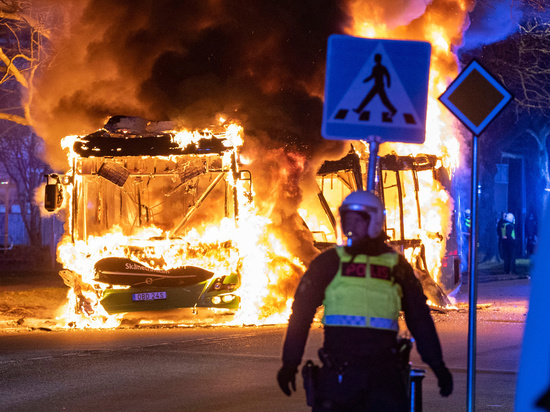 Швецию охватили протесты из-за сжигания Корана