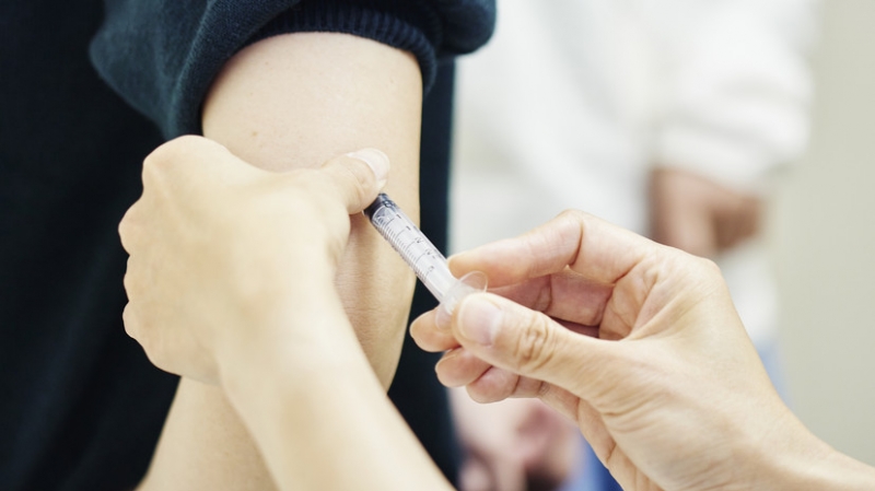 Мурашко заявил об отсутствии необходимости в массовой вакцинации от оспы