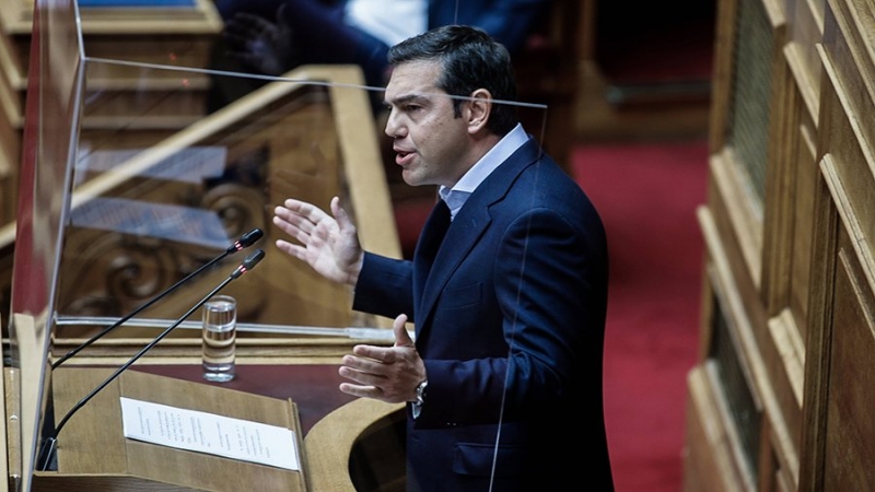 Экс-премьер Греции Ципрас осудил отправку Афинами оружия Киеву