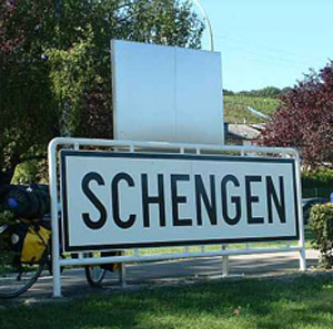 ЕС опубликовал разъяснения о шенгенских визах для россиян