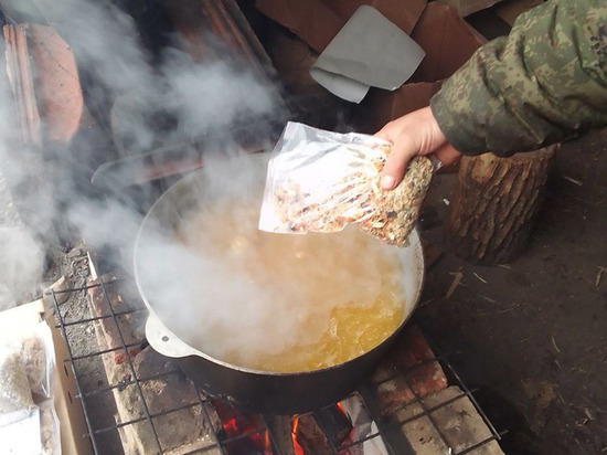 Жительница Симферополя поделилась секретами приготовления сухих супов для бойцов