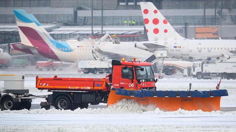 Более 200 рейсов отменят в аэропортах Парижа из-за ожидаемого снегопада