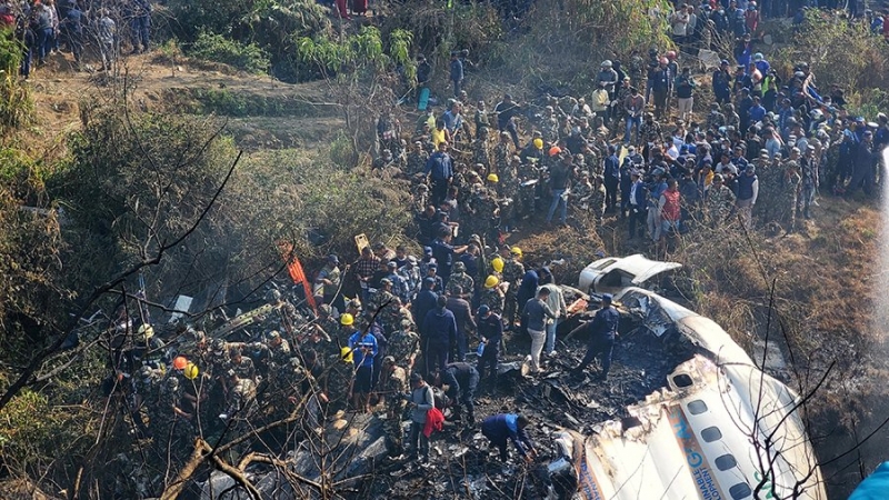 Все 72 человека на борту упавшего в Непале самолета погибли