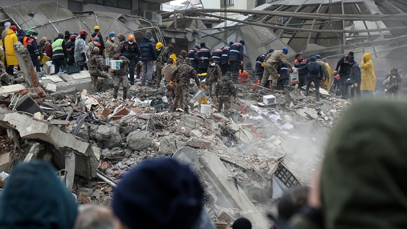 Трех человек спасли в Турции спустя 13 дней после землетрясения