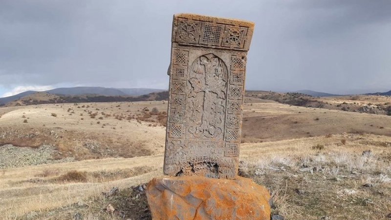 Молния разрушила памятник архитектуры XIII века в Армении