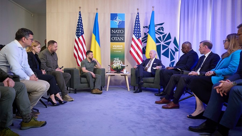 Байден сообщил об осведомленности Зеленского сроками вступления Украины в НАТО