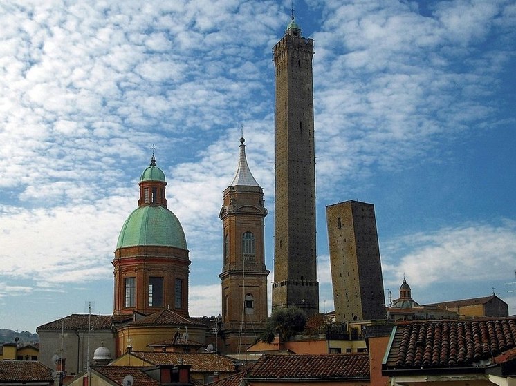 Спасение падающей уникальной башни в Болонье оценили в десятки миллионов евро